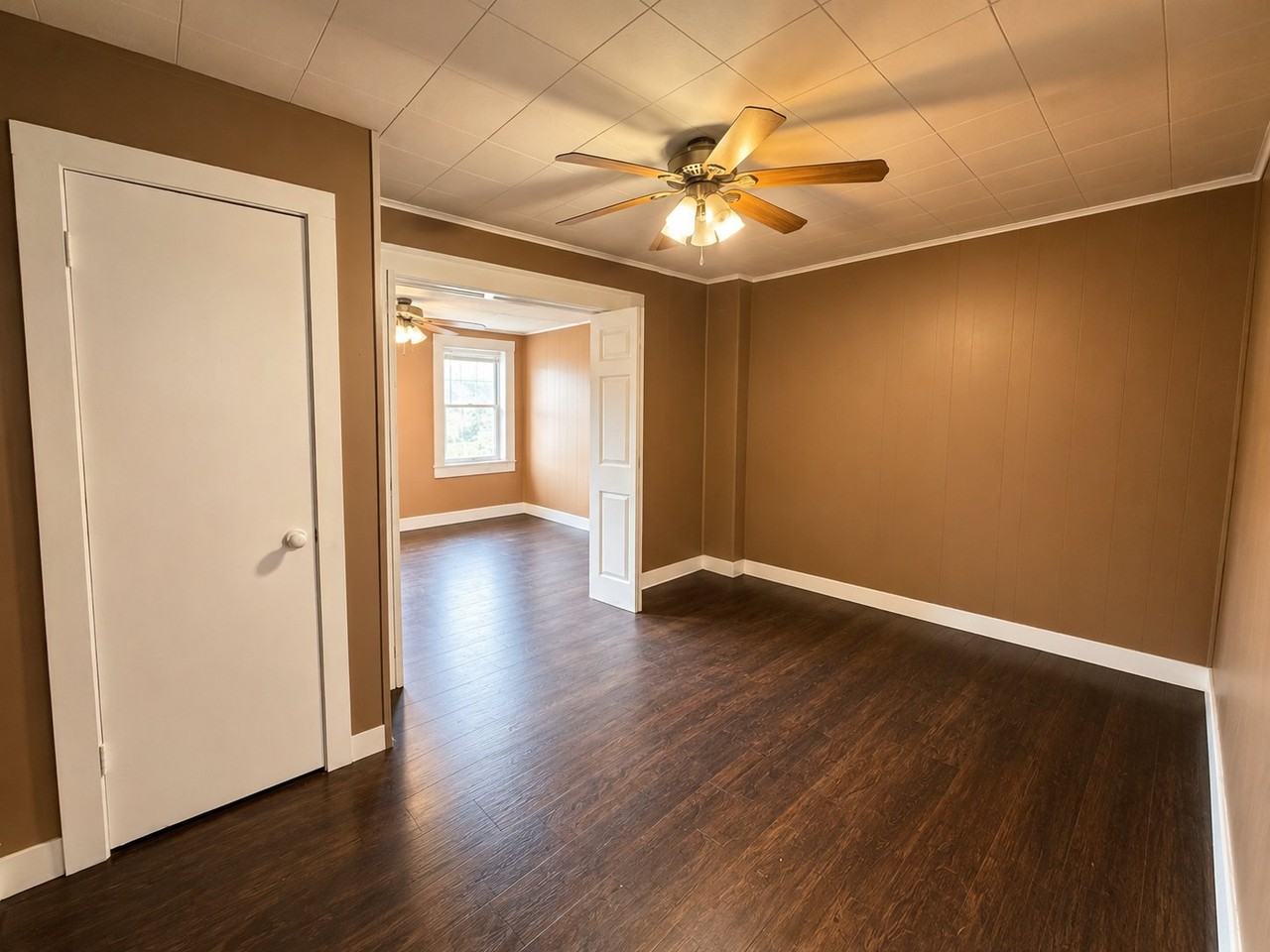 89 Clinton St #1 - Photo 2 of 5