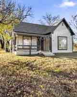 featured image of 202 S Dunbar Ln
