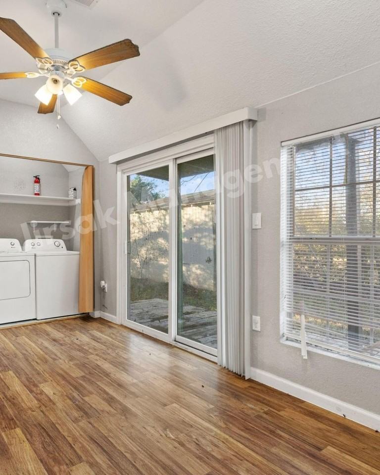 202 S Dunbar Ln - Photo 3 of 12