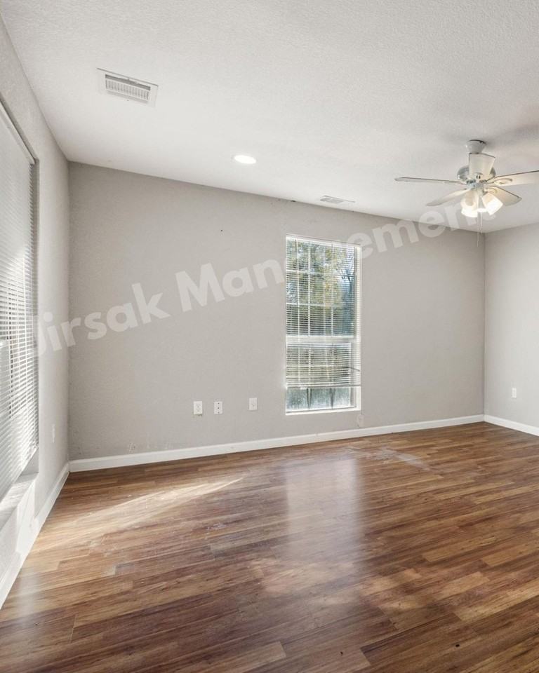 202 S Dunbar Ln - Photo 5 of 12