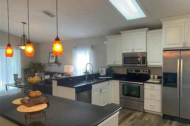 13633 Emeraldview Dr - Photo 3 of 7