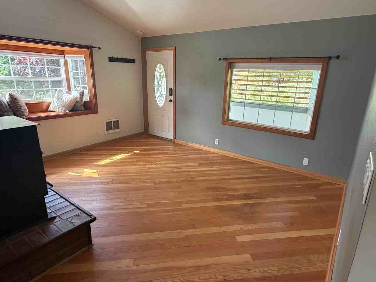 721 Cole Rd - Photo 3 of 11