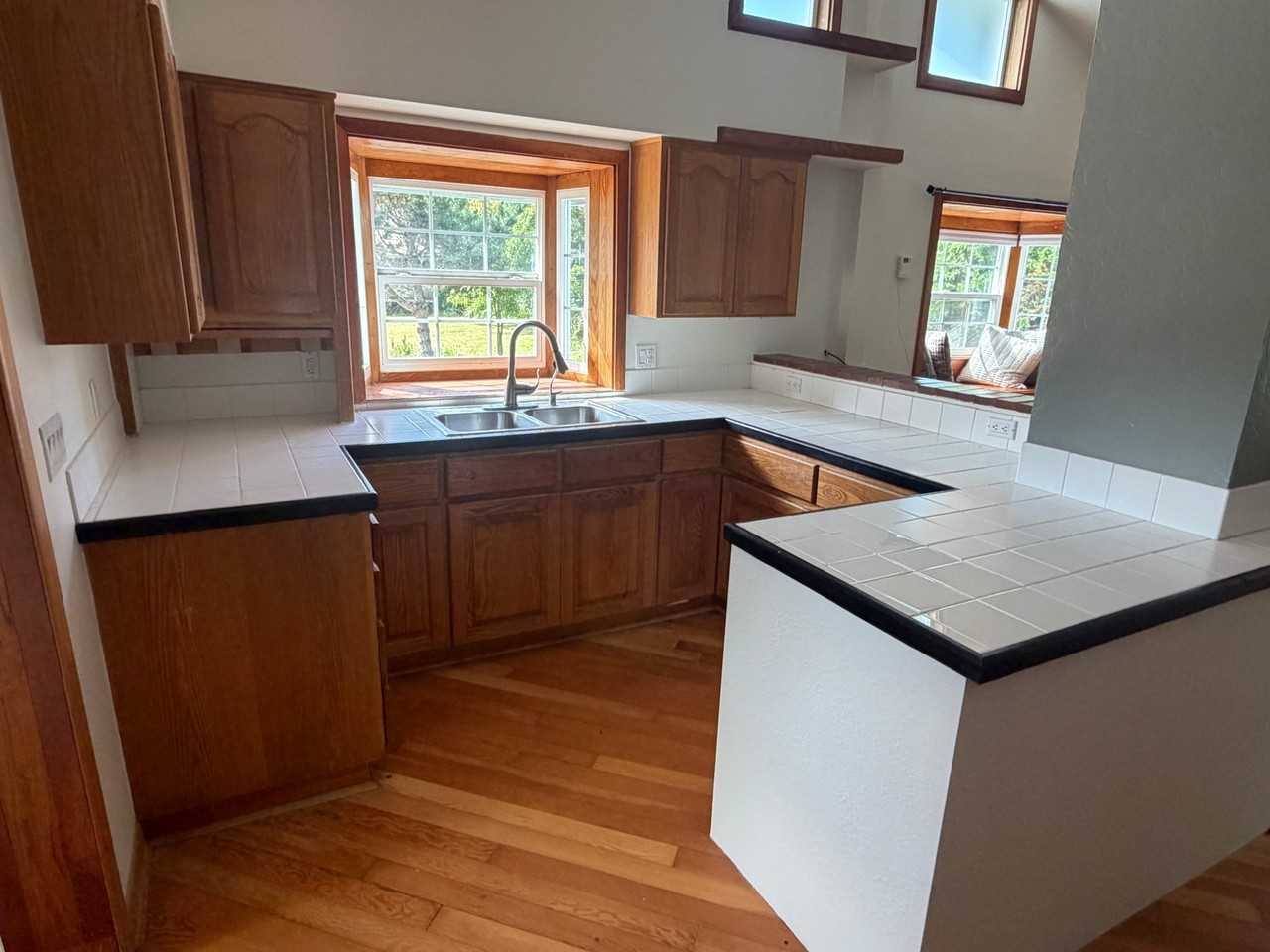 721 Cole Rd - Photo 4 of 11