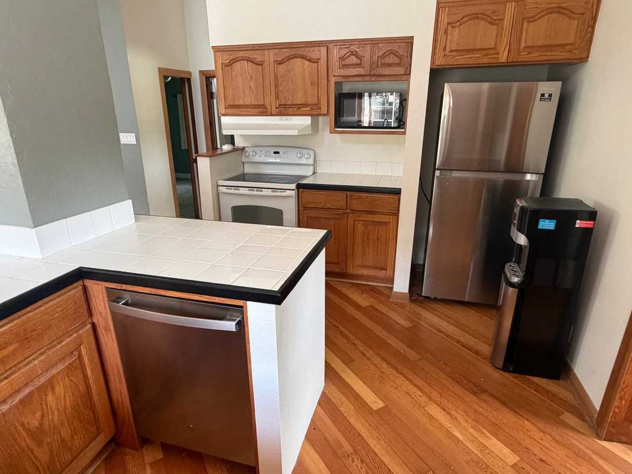 721 Cole Rd - Photo 5 of 11