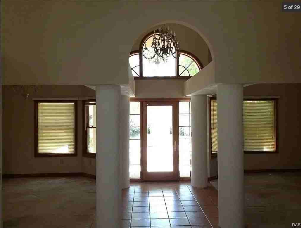 2770 Torrey Pnes - Photo 3 of 17