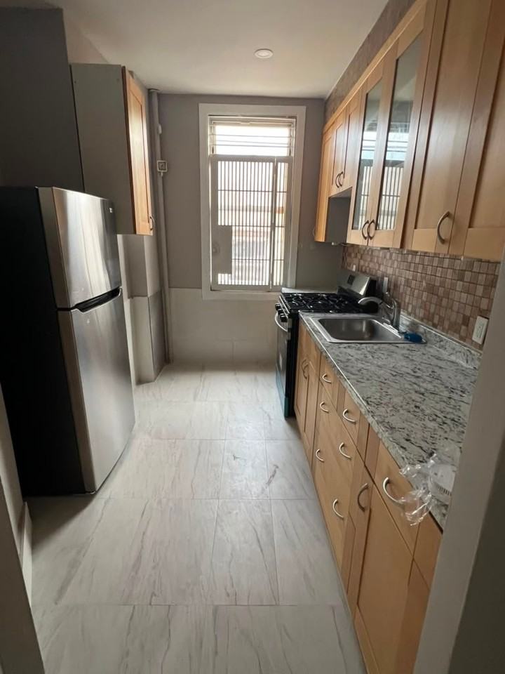 1151 Grant Ave - Photo 7 of 11