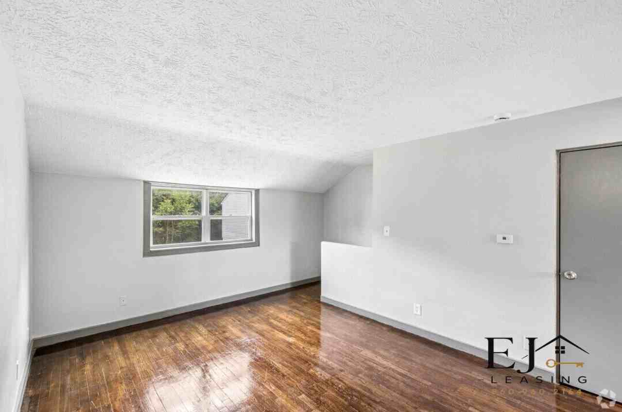 105 Ledgecrest Ave - Photo 2 of 19