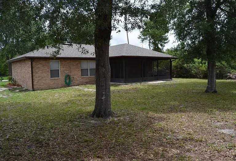 2871 Beckwith St - Photo 3 of 16