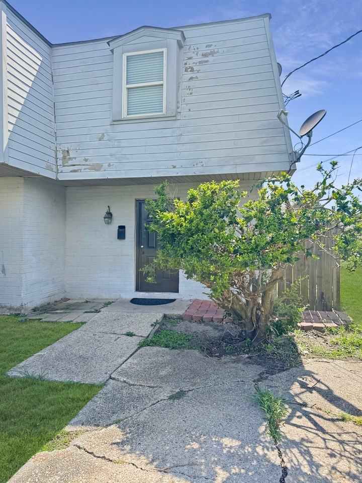2603 Panama St