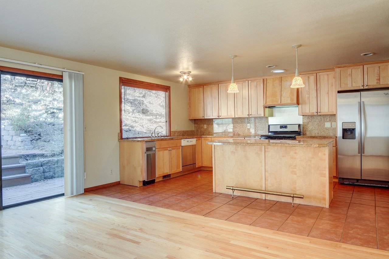 1806 Sw Knoll Ave - Photo 2 of 2