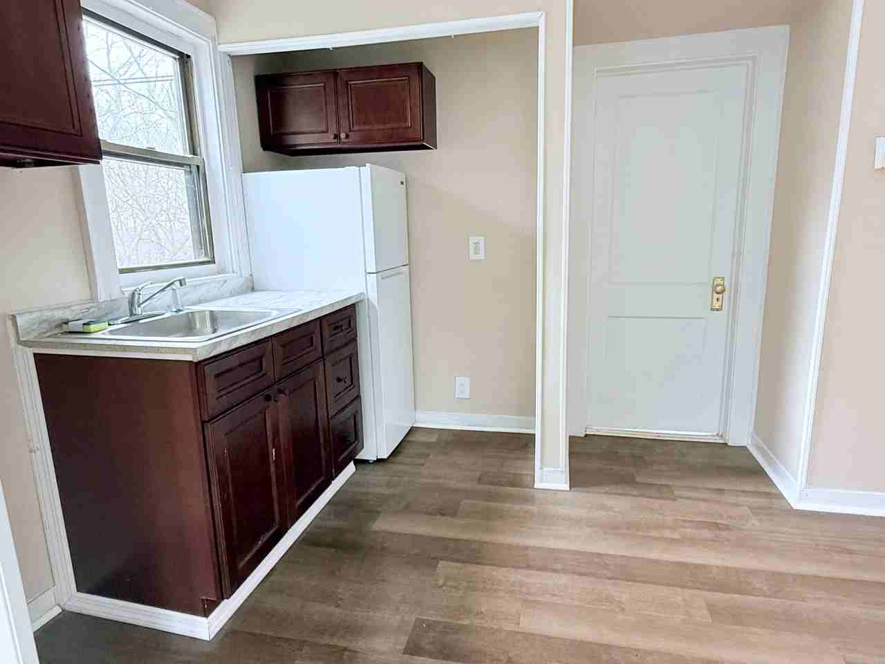 210 Cromwell Hill Rd #4 - Photo 3 of 4