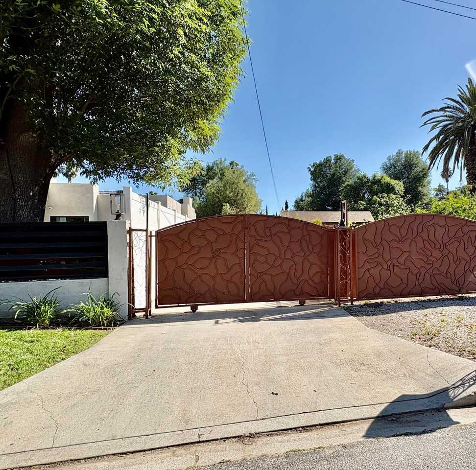 19026 Keswick St #BACK - Photo 2 of 8