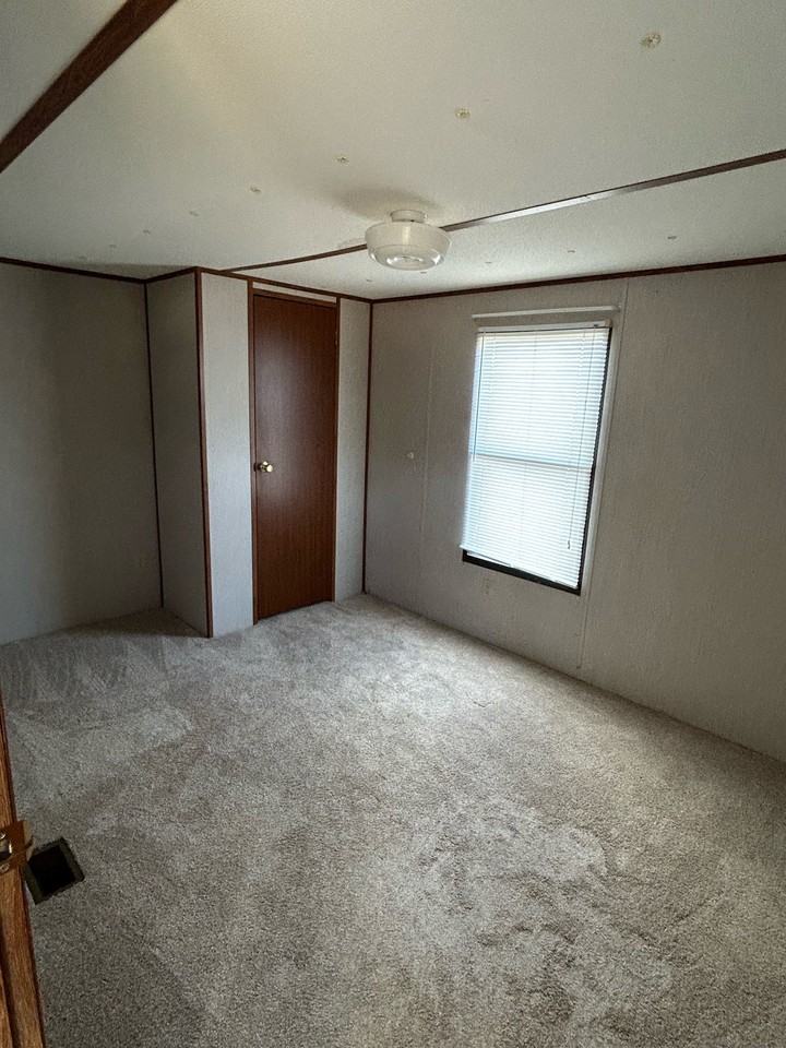 8751 School St - Photo 2 of 7