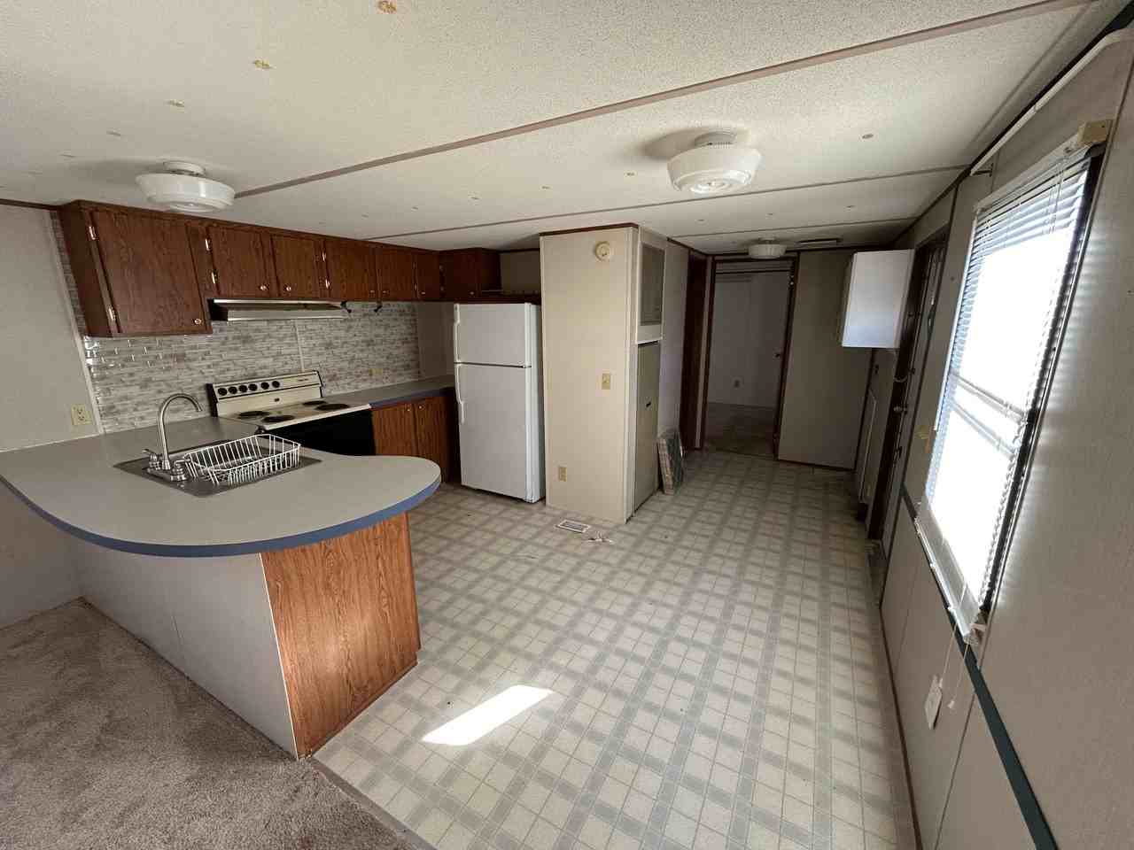 8751 School St - Photo 3 of 7