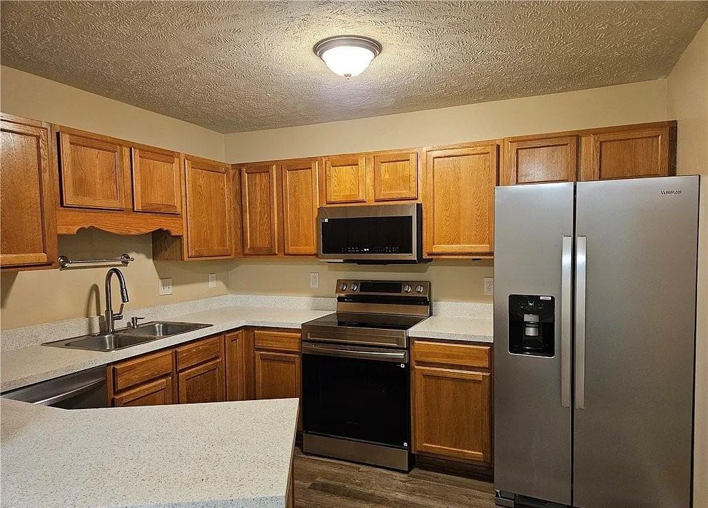 3375 Galleria Dr #7
