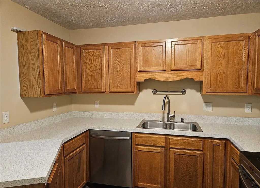 3375 Galleria Dr #7 - Photo 2 of 18