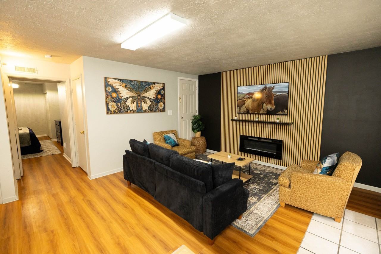 1183 Mount Rushmore Way - Photo 2 of 19