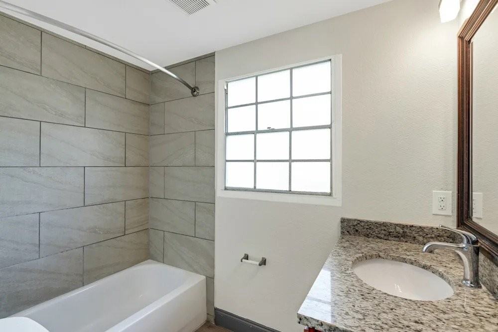 3515 N 35th St - Photo 5 of 6