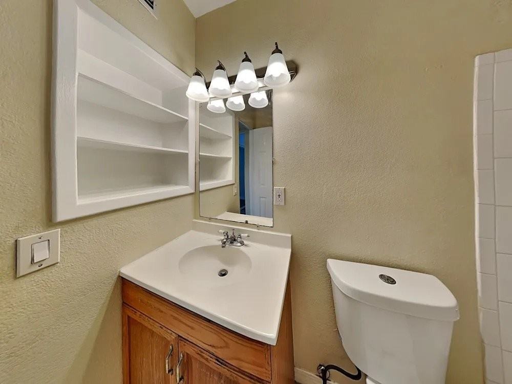 15147 Harding Ave - Photo 5 of 5