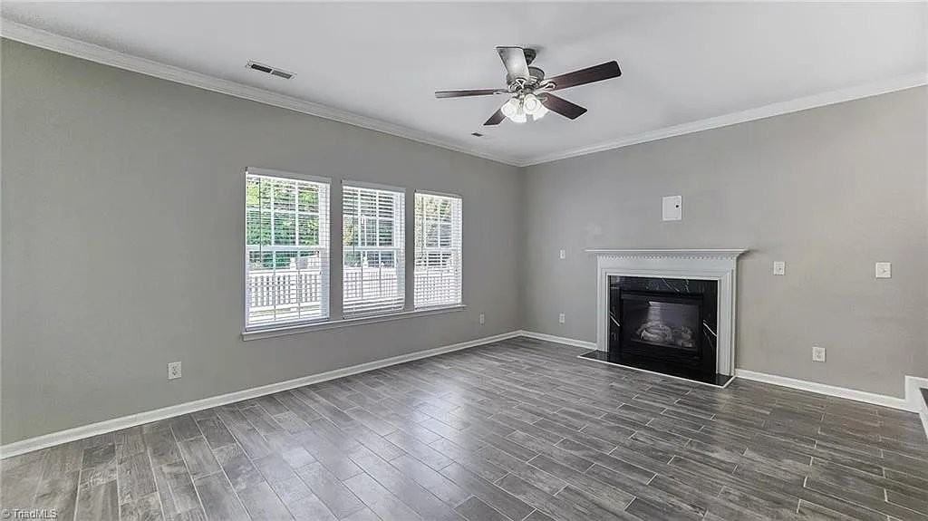 4072 Fountain Grove Dr - Photo 4 of 18