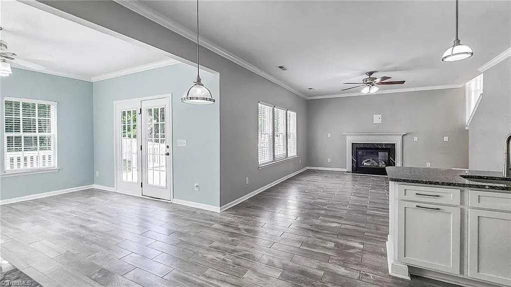 4072 Fountain Grove Dr - Photo 7 of 18