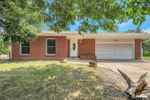 featured image of 3636 Royal Dr