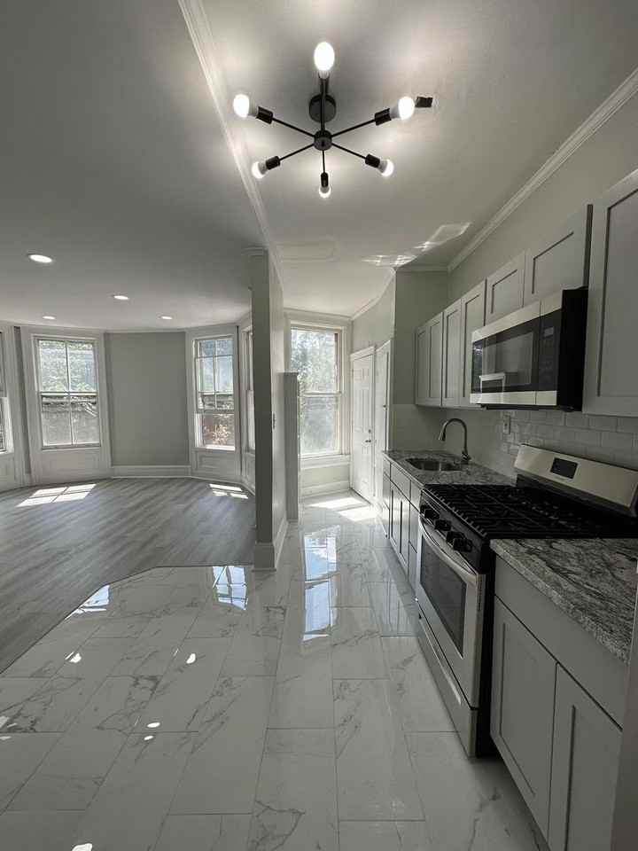 5 Grove St #3R - Photo 2 of 9