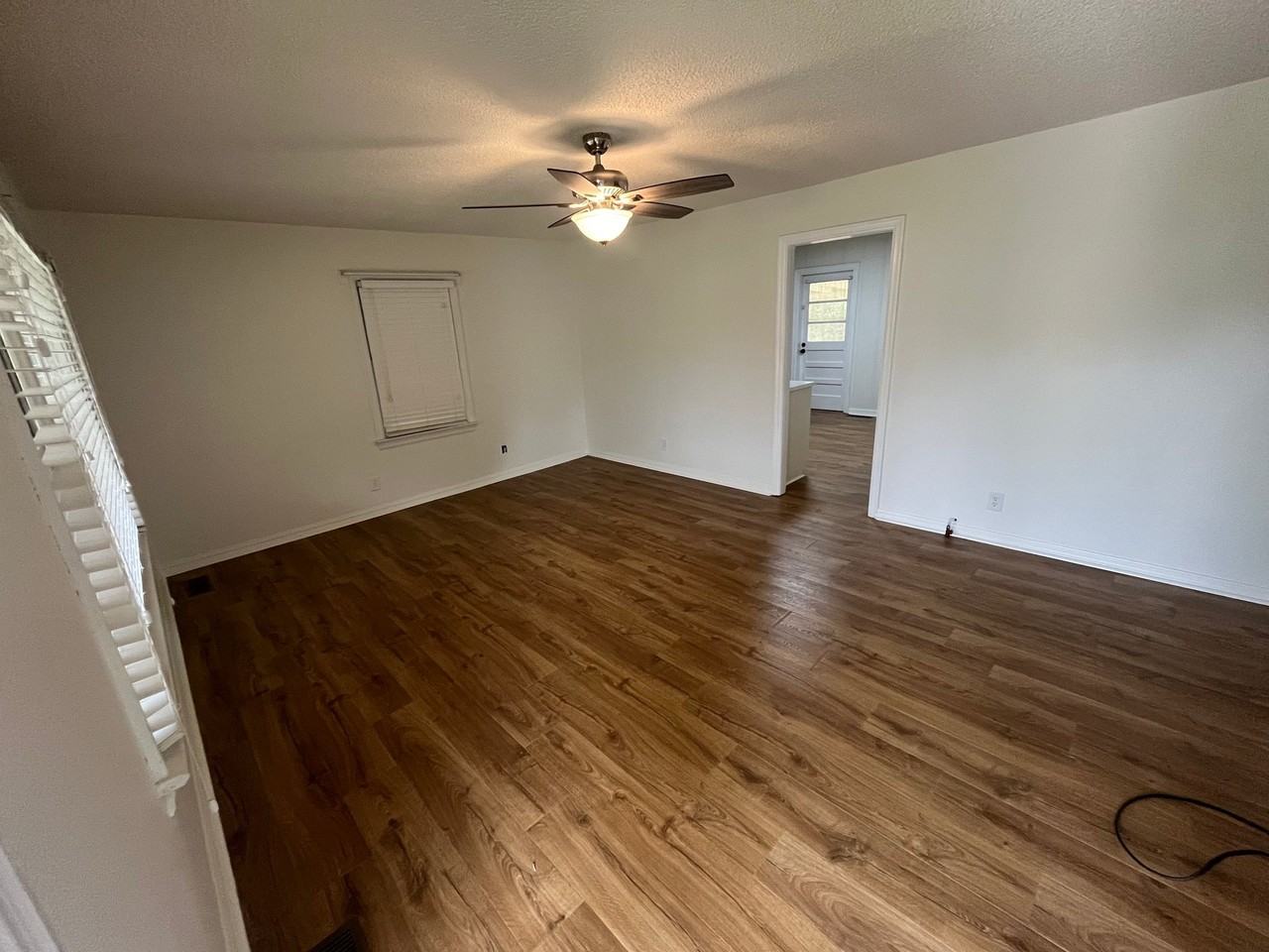 128 N Leland Dr - Photo 4 of 17