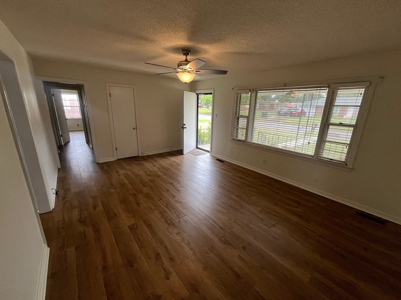 128 N Leland Dr - Photo 5 of 17
