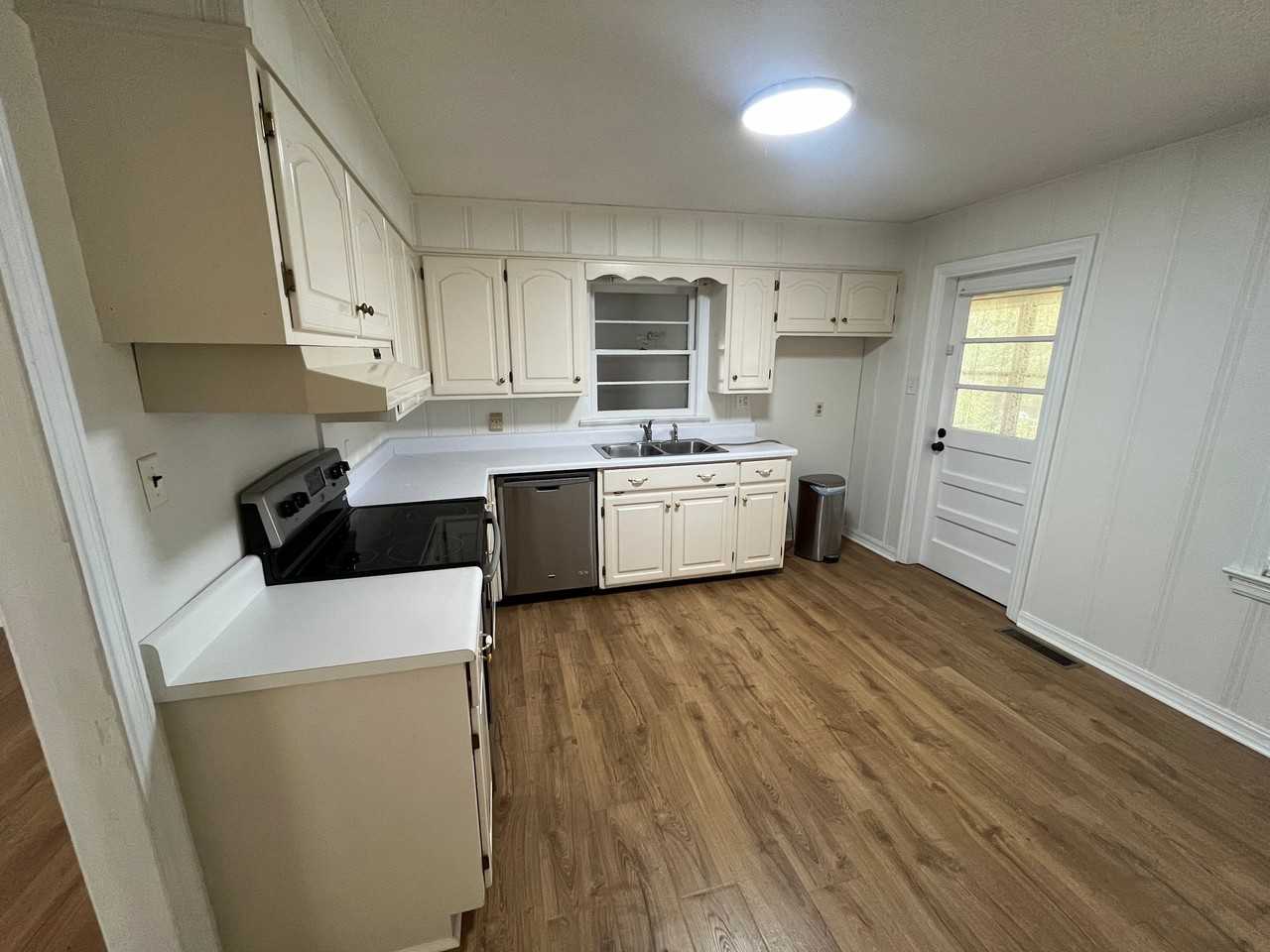 128 N Leland Dr - Photo 6 of 17