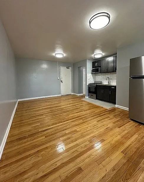 138 E 7th St #7 - Photo 5 of 14