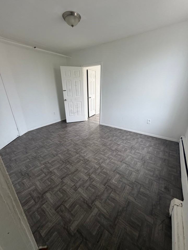 100 S Essex Ave #1 - Photo 2 of 5
