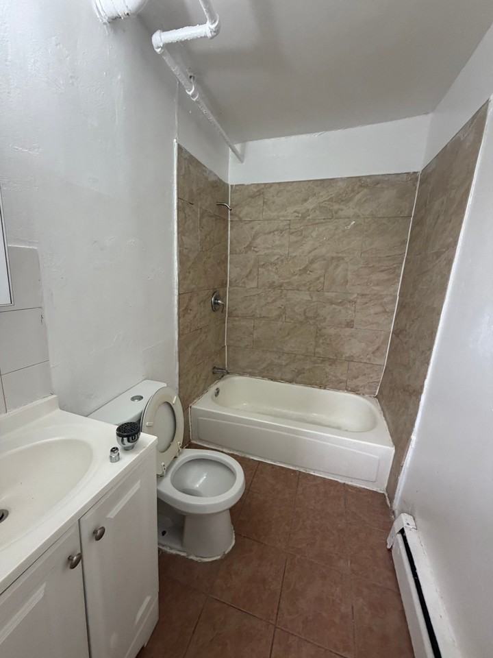 100 S Essex Ave #1 - Photo 5 of 5