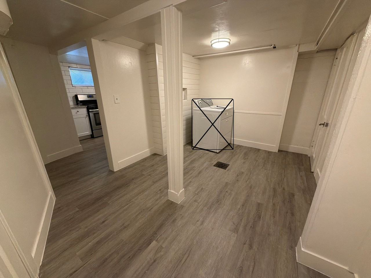 914 3rd Ave #B - Photo 3 of 20