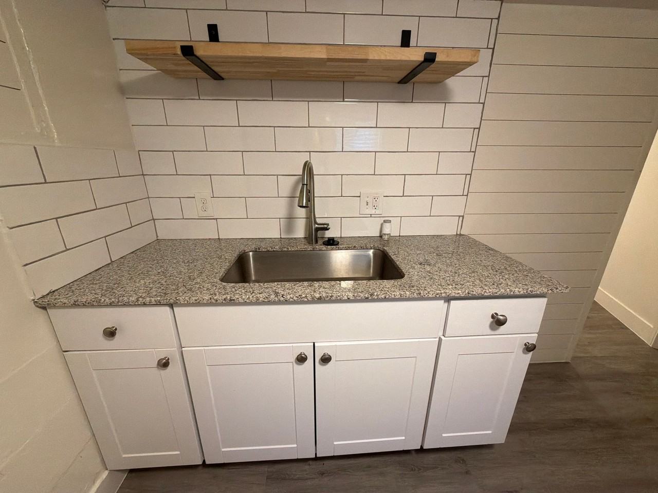 914 3rd Ave #B - Photo 7 of 20