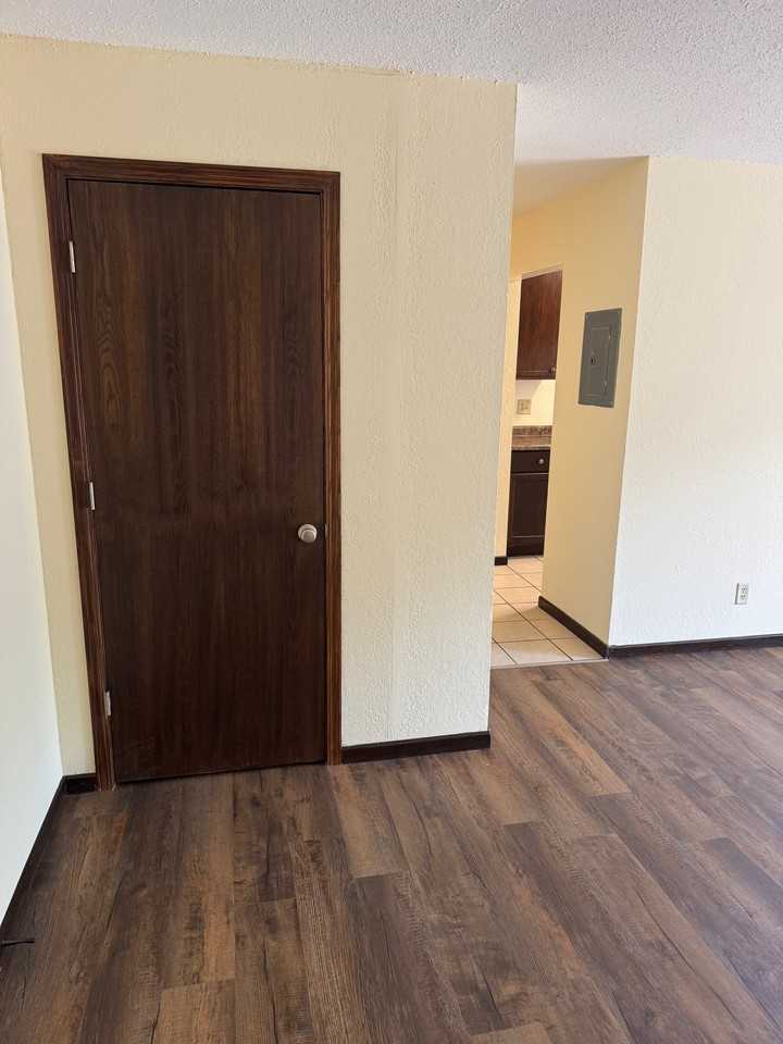 995 Saint Albans St N #302 - Photo 3 of 17