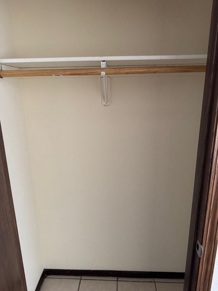 995 Saint Albans St N #302 - Photo 4 of 17