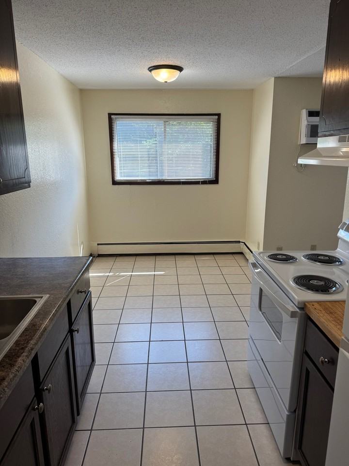 995 Saint Albans St N #302 - Photo 7 of 17