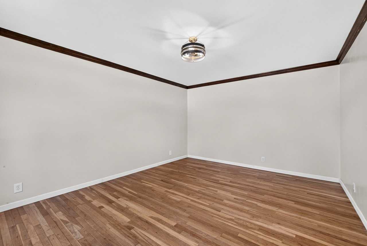 3145 Matlock Dr - Photo 4 of 20