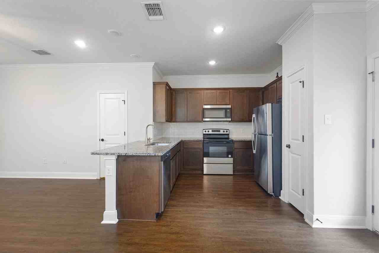 2306 Tulipwood Cv #101 - Photo 3 of 9