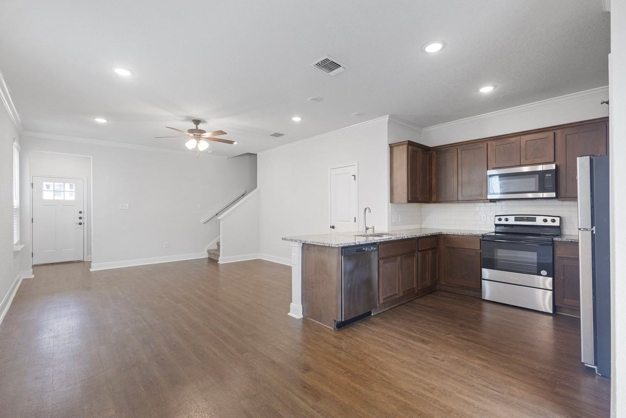 2306 Tulipwood Cv #101 - Photo 4 of 9