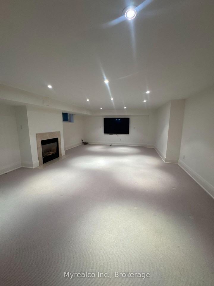9 Canfield Place - Photo 39