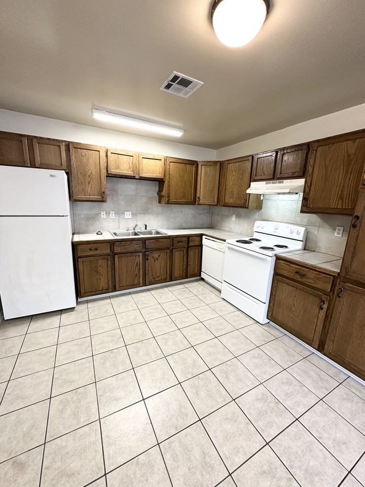 103 Carolyn Dr #NA - Photo 2 of 10
