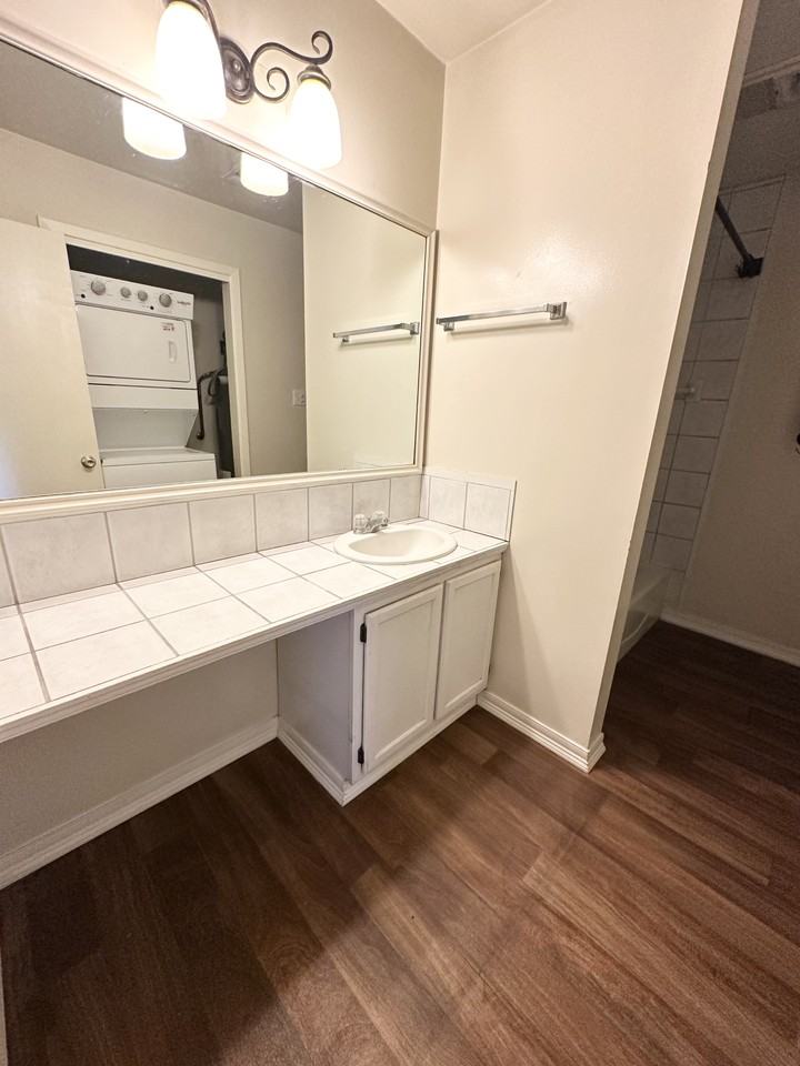 103 Carolyn Dr #NA - Photo 3 of 10
