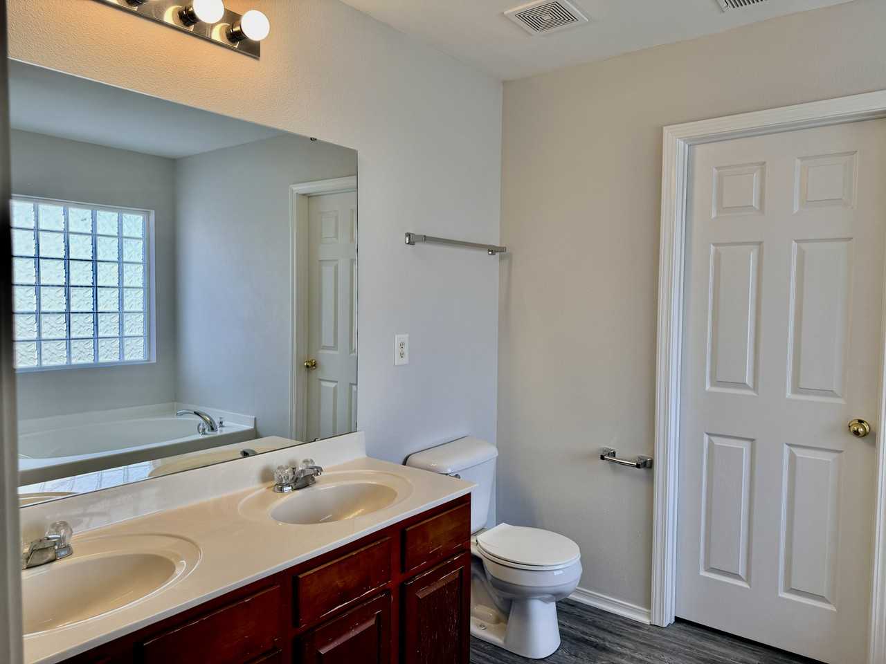 1050 Black Oak Dr #NA - Photo 5 of 10