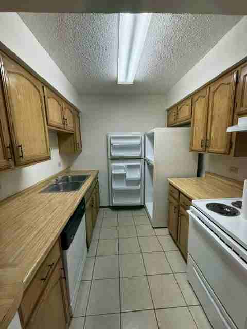 400 E Upas Ave #3 - Photo 4 of 6
