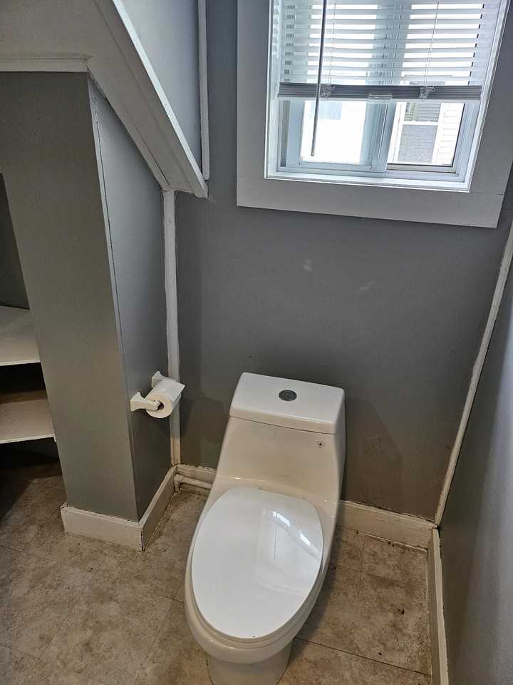 280 Main St #6 - Photo 2 of 9
