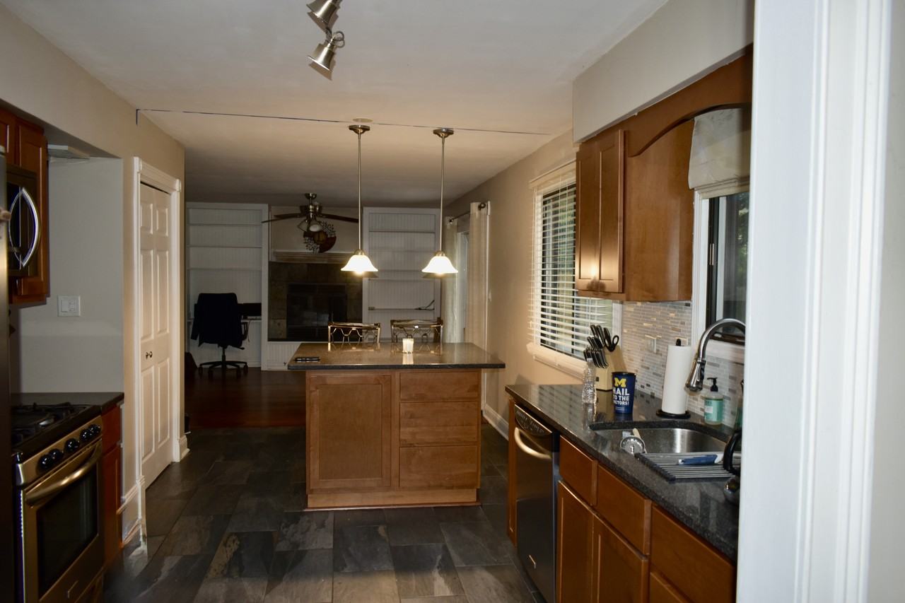 811 Ottawa Ct #NA - Photo 2 of 11
