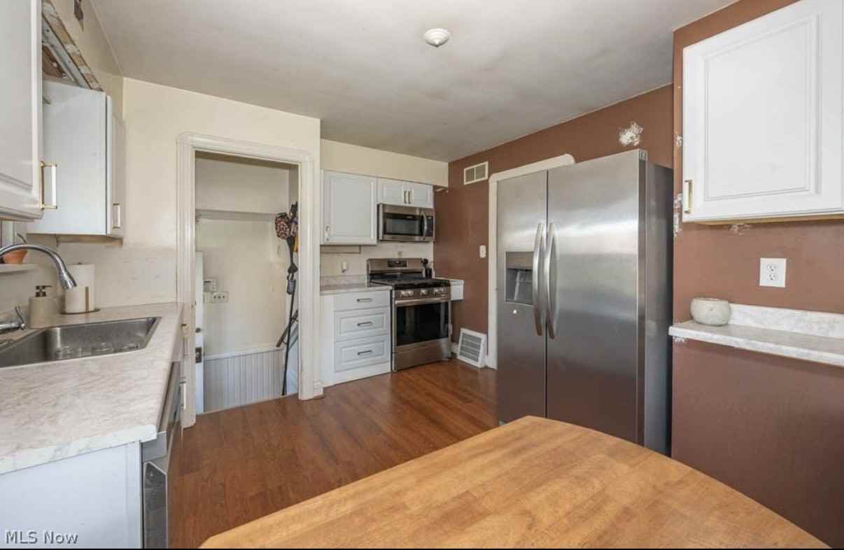 436 W Wood St #NA - Photo 3 of 11