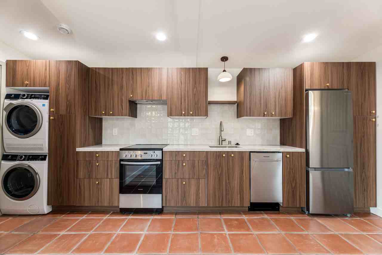 533 E Windsor Rd #A - Photo 2 of 10